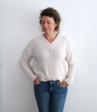 Load the image into the gallery viewer, Esisto Kaschmir Pullover V-Ausschnitt Langarm
