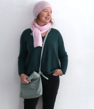 Load the image into the gallery viewer, Esisto thin cashmere hat
