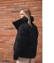 Laden Sie das Bild in den Galerie-Viewer, Scandinavian Edition Winter Daunen Steppjacke Block
