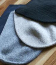 Load the image into the gallery viewer, Esisto cashmere beanie thin
