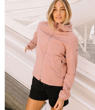 Laden Sie das Bild in den Galerie-Viewer, Scandinavian Edition Outdoor Jacke Veil
